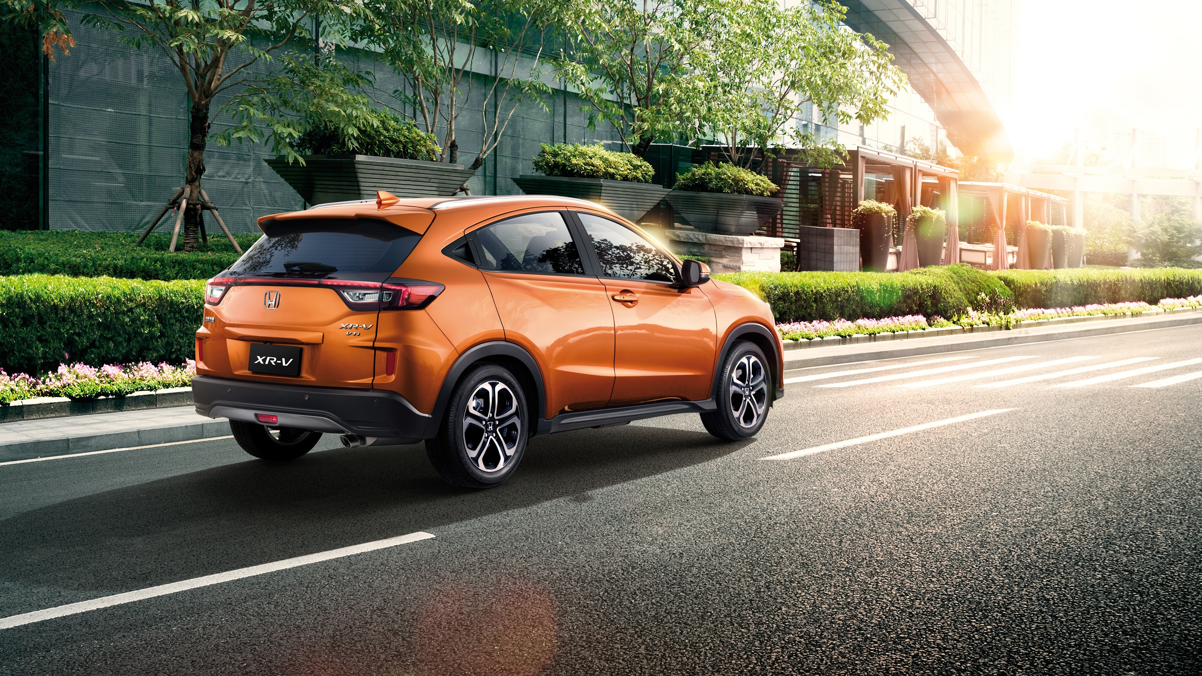 honda xr-v orange suv car at city wallpaper,高清图片,壁纸,其他