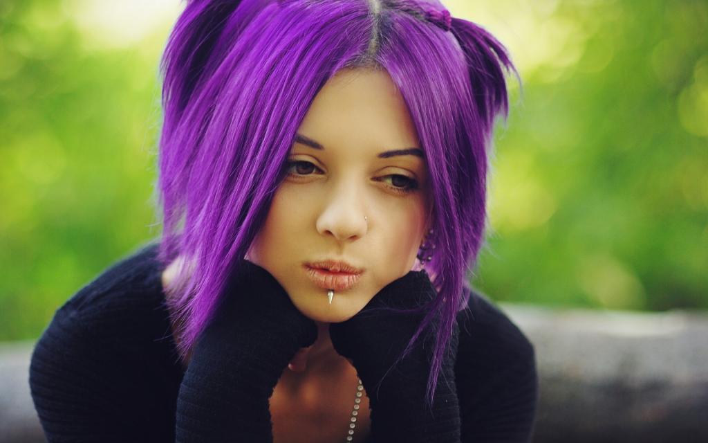 紫色头发的妖怪图片