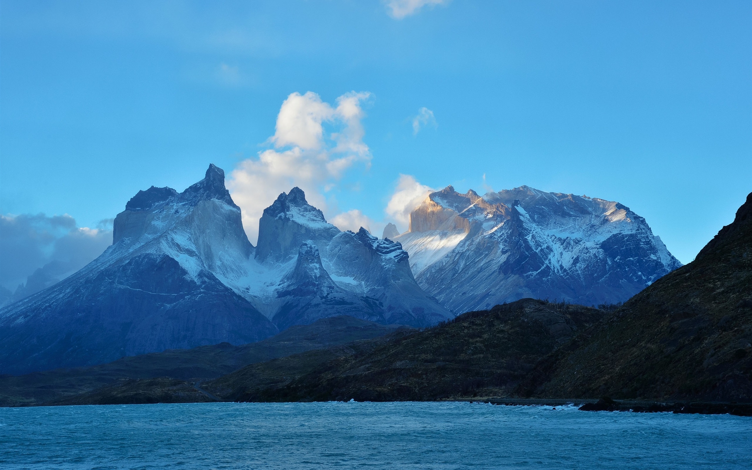 美丽的日本风景,乌尤尼盐湖,山,云壁纸2560x1600分辨率查看