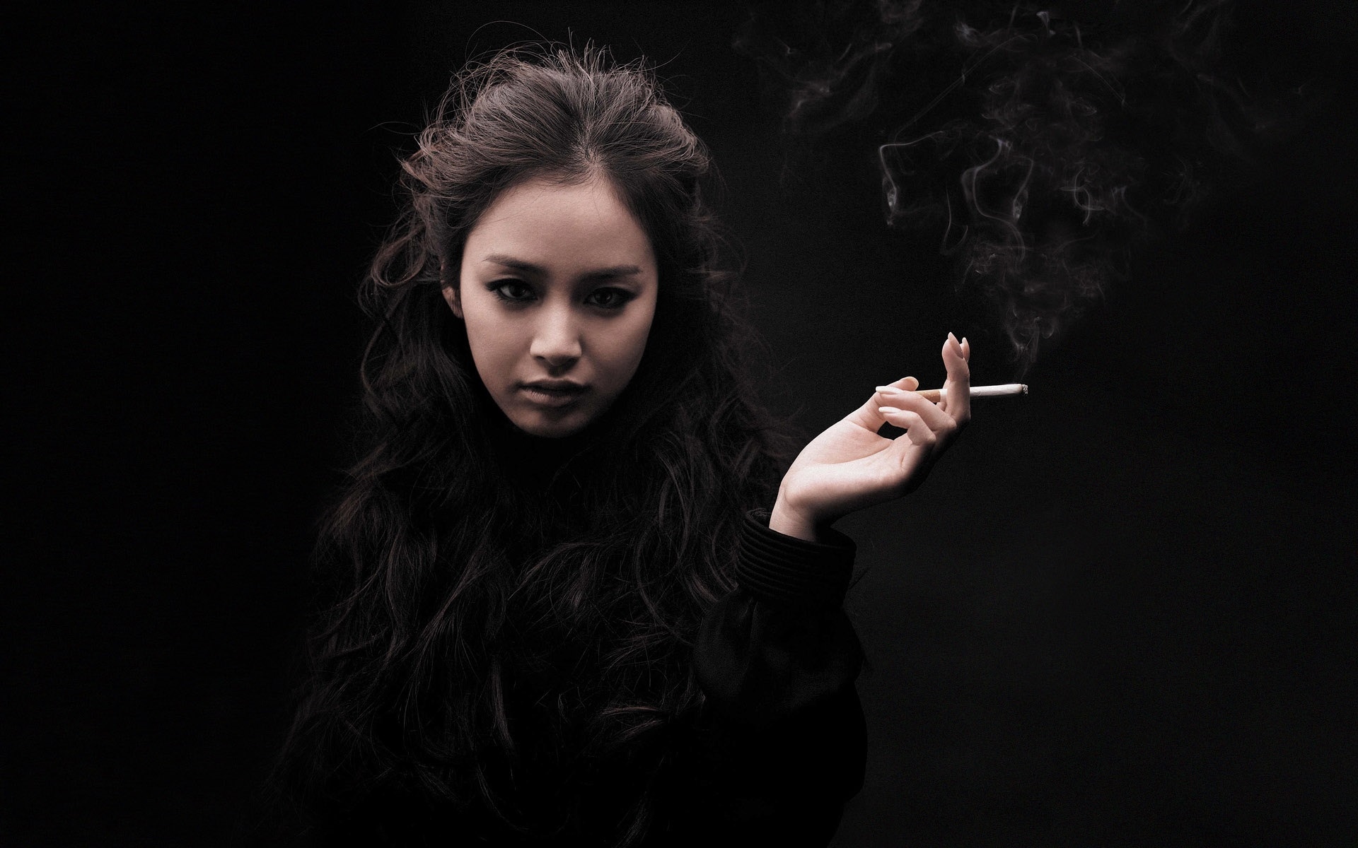 金泰熙,亚洲女孩,吸烟,黑色壁纸1440x900分辨率查看