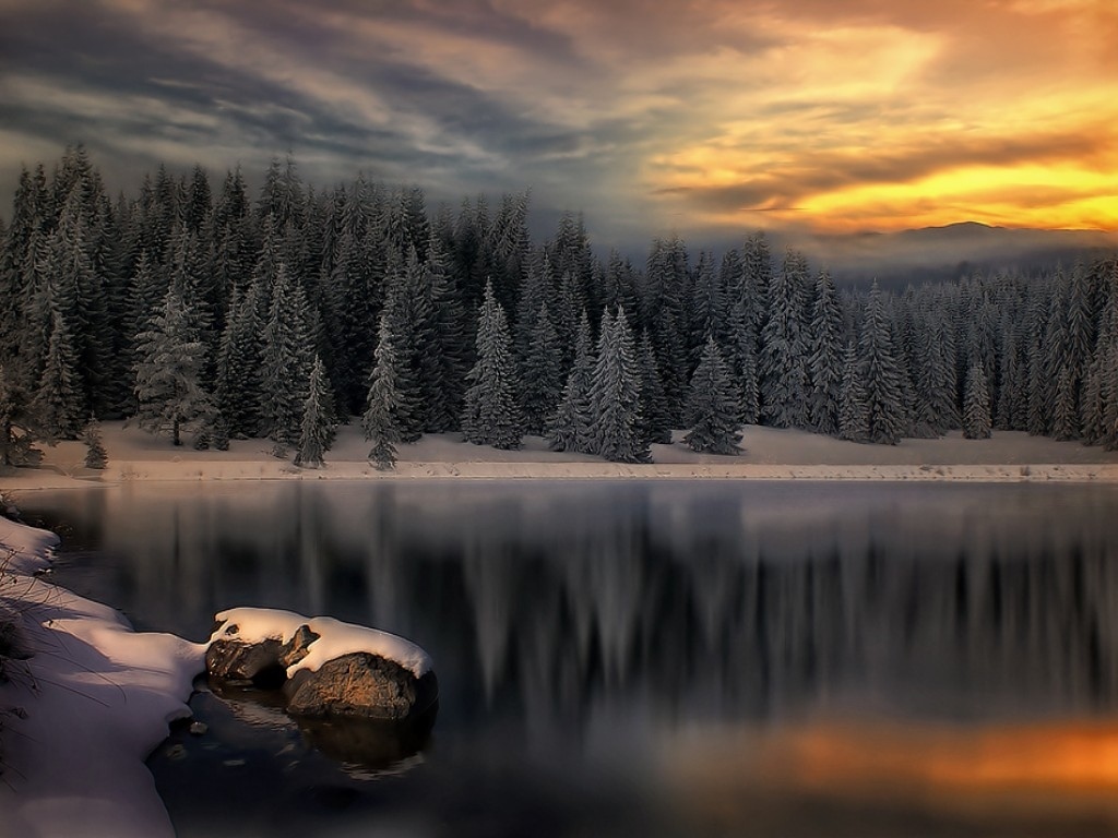 冬森雪湖图片